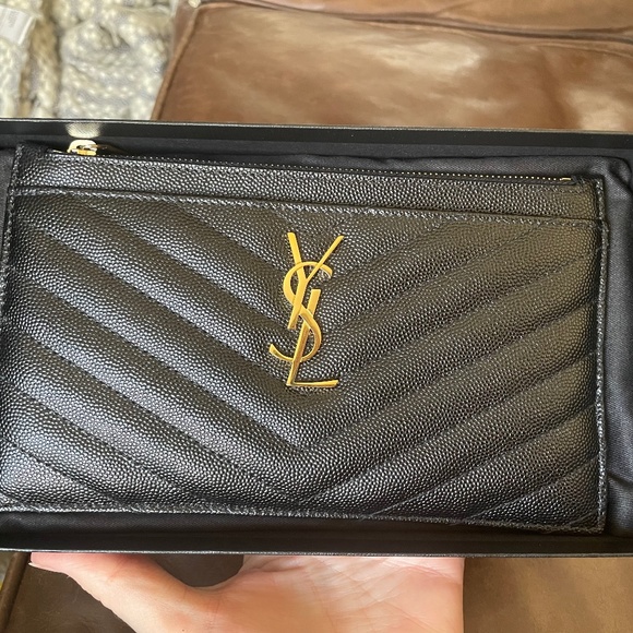 YSL SAINT LAURENT BILL POUCH REVIEW II WHAT CAN FIT II WORTH THE MONEY? 